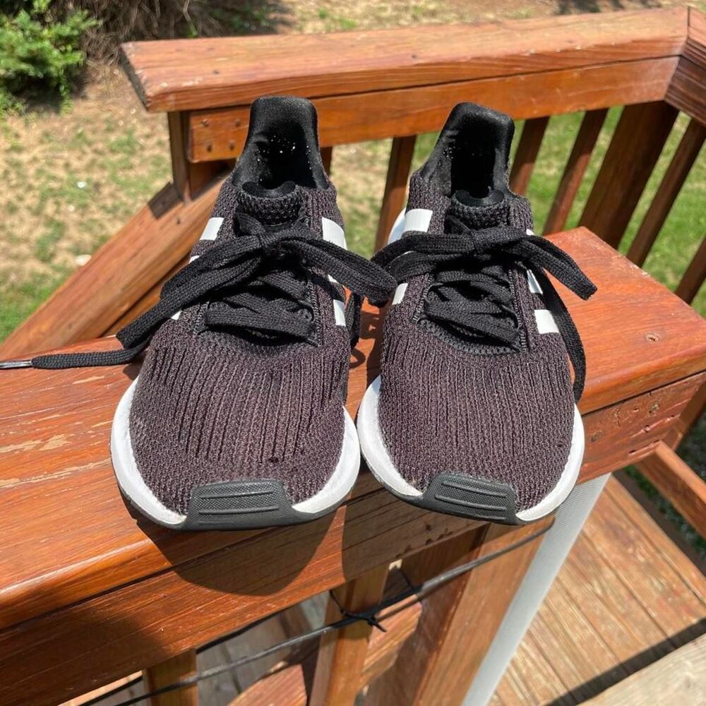 Adidas Women's 7.5  Black White Knit Running Sneakers